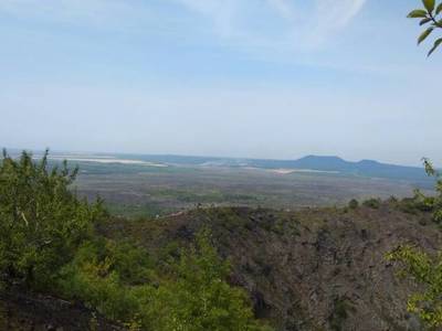 翠巒碧水生息地, 盛景奇觀別有天--五大連池