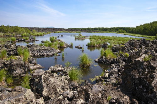 堰塞湖造就了風(fēng)景秀麗的五大連池