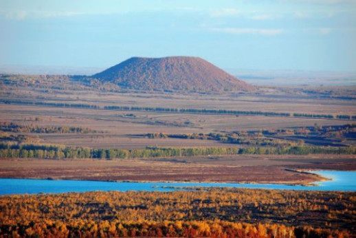 五大連池火山被譽為&ldquo;盾形火山&rdquo;,因為它們的外形像古代作戰用的盾牌!