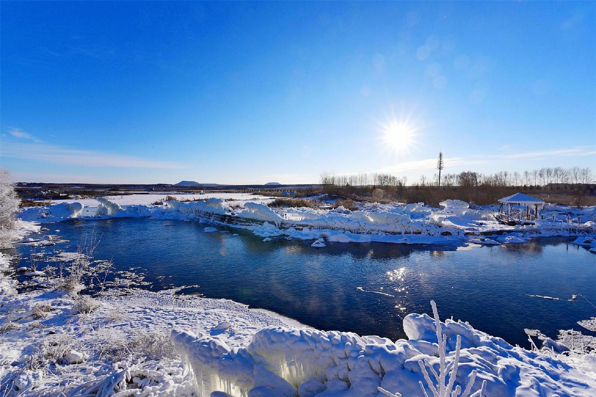 [微風][微風][微風]溫泊景區是黑河市五大連池一處盆景式火山奇觀它