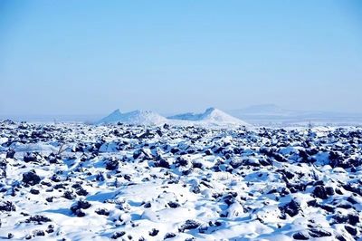 當(dāng)一場雪漫過了火山群 五大連池的冬日畫卷